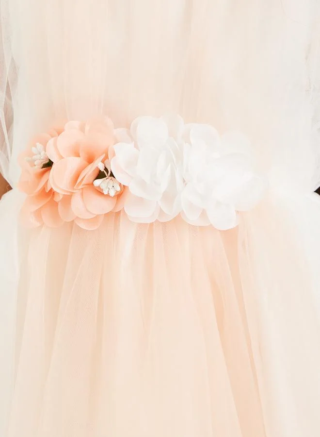 ستايلي فستان شبكي بتفاصيل زهور